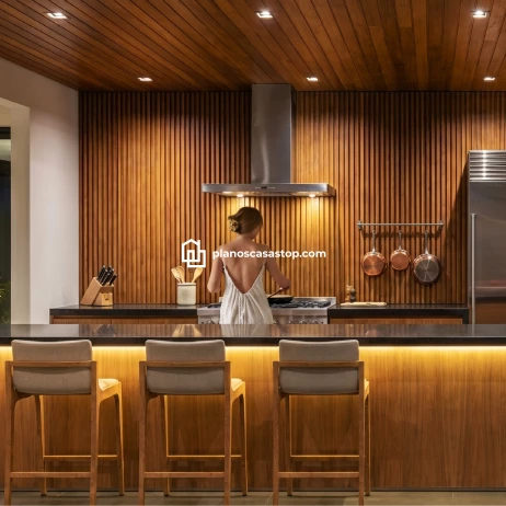 Planos de casa moderna Viesca: Diseño de Cocina Cocina de lujo con revestimiento de madera lineal inspirada en los planos de casa moderna Viesca.